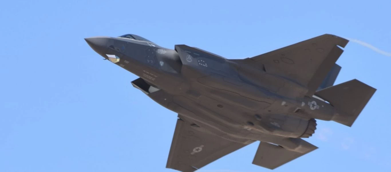 Νέο πρόβλημα για το F-35 Lightining II - Κινδυνεύει από τους κεραυνούς (βίντεο)